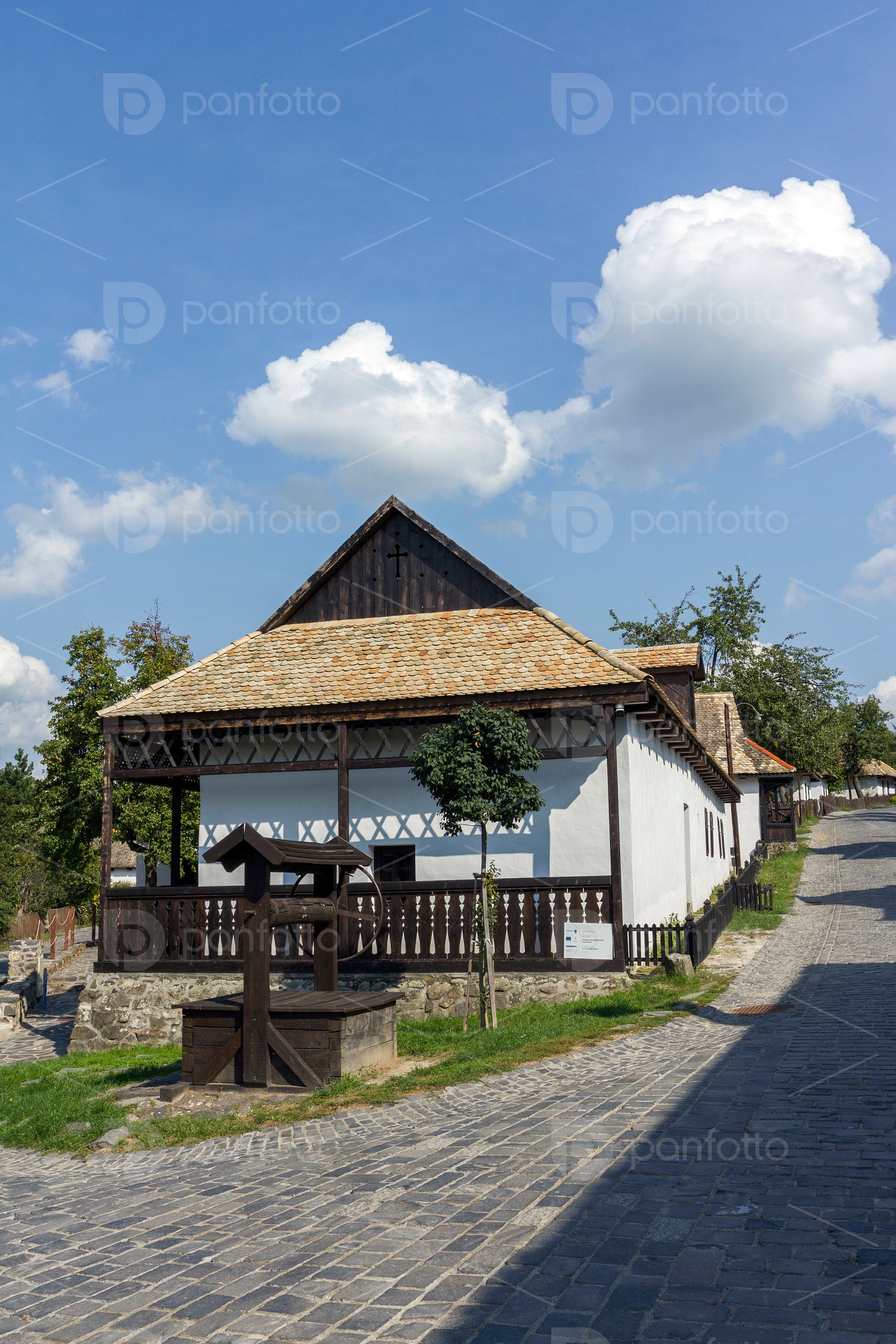 Village house in Holloko