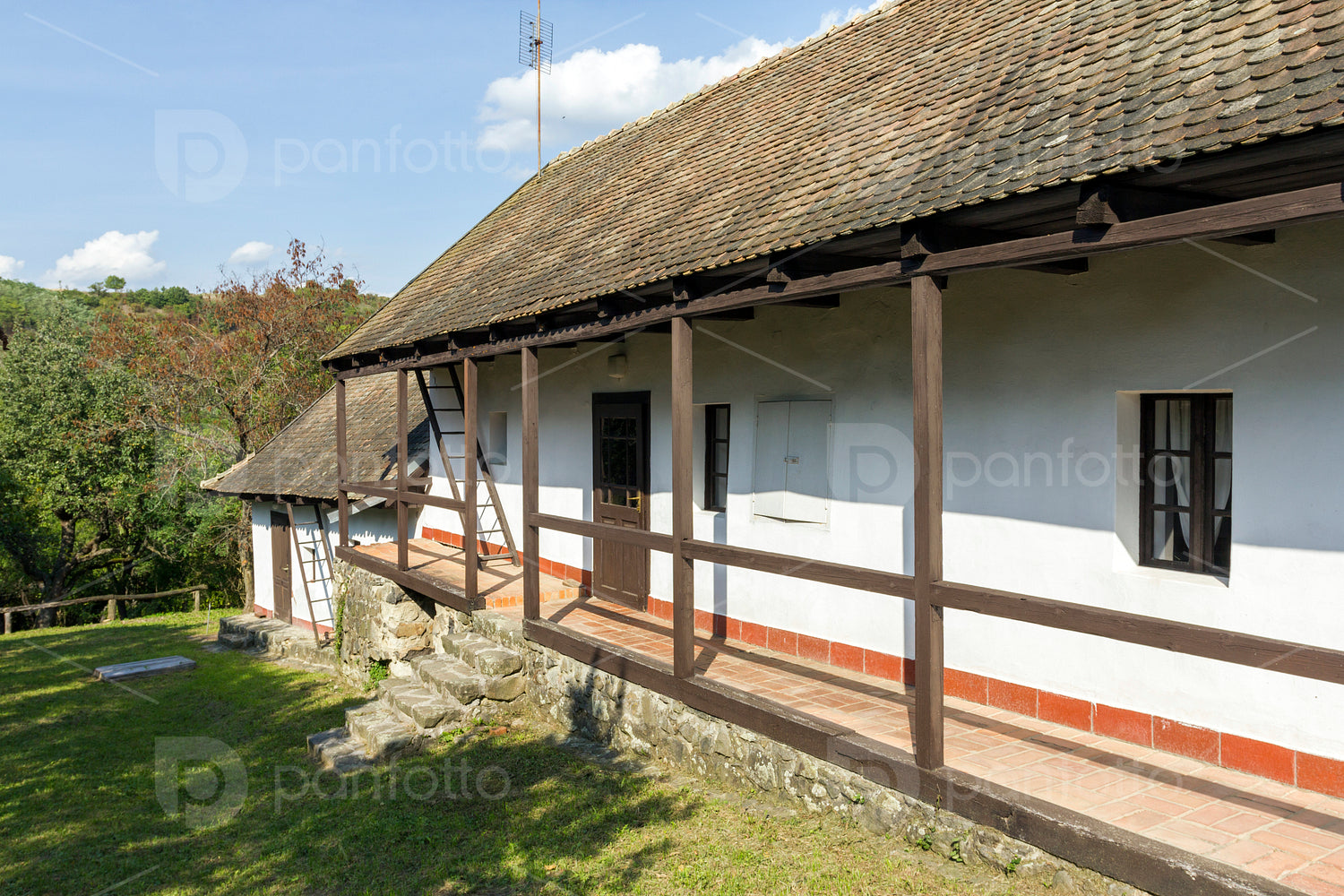 Village house in Holloko