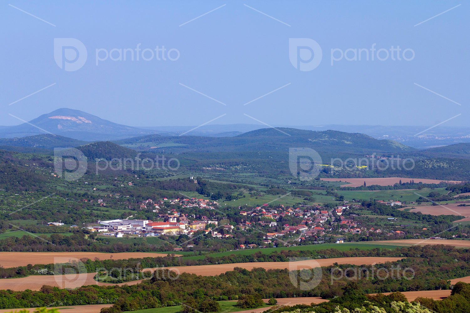 Naszály mountain