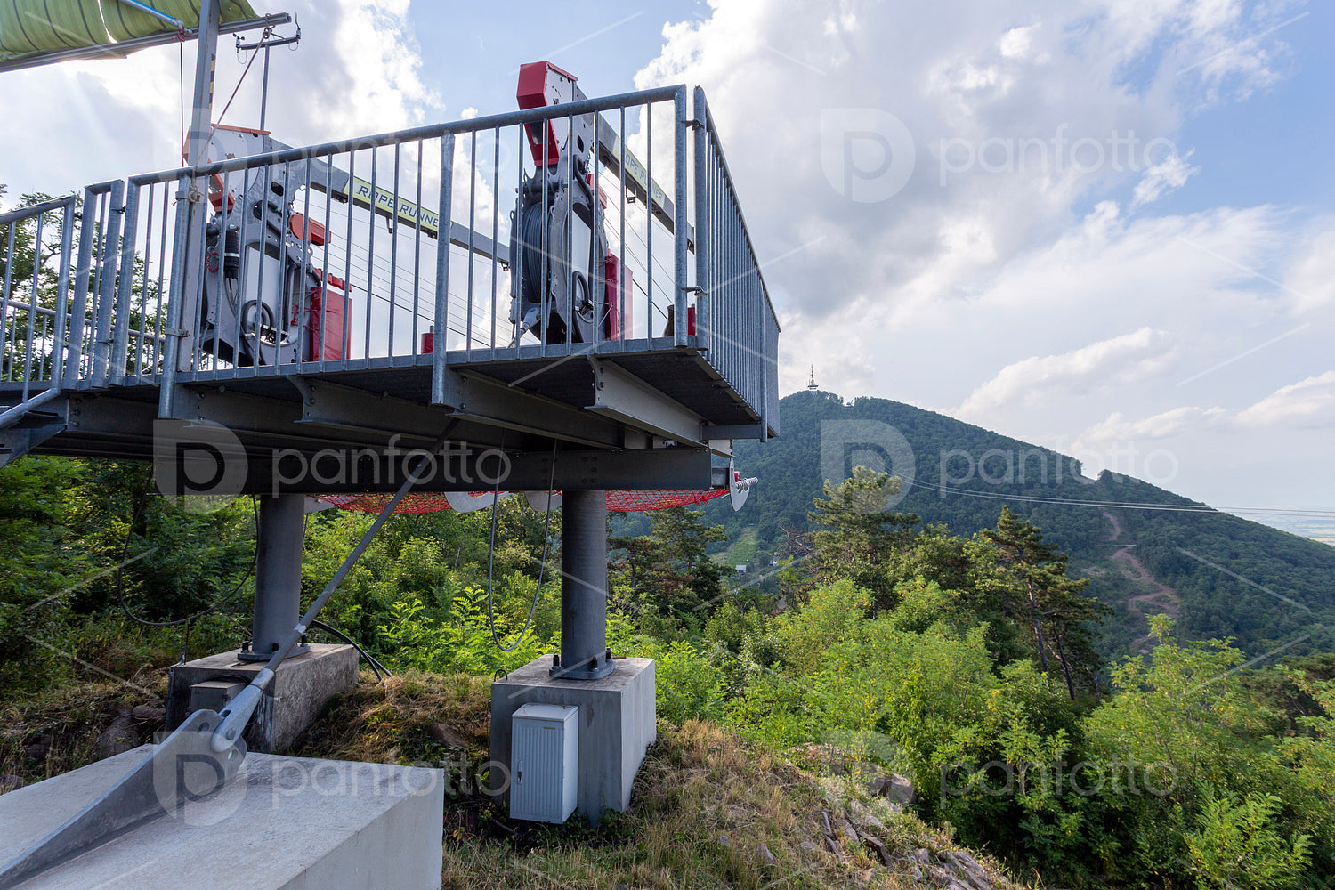 Zipline on the Szár-hegy in Sátoraljaújhely