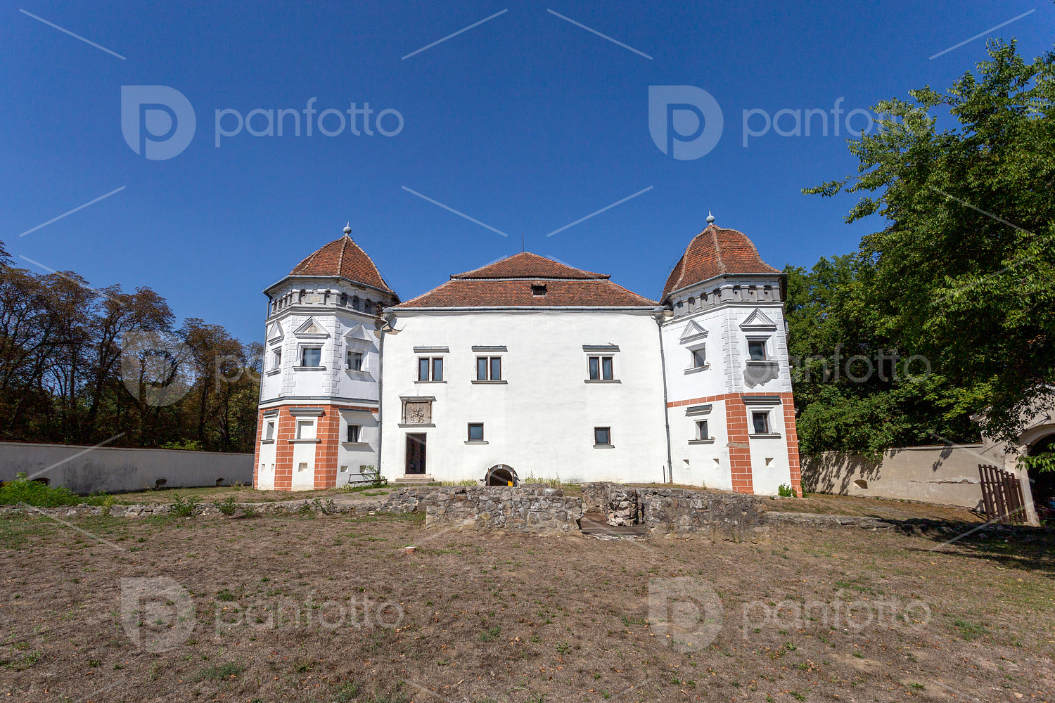 Castle of Pácin