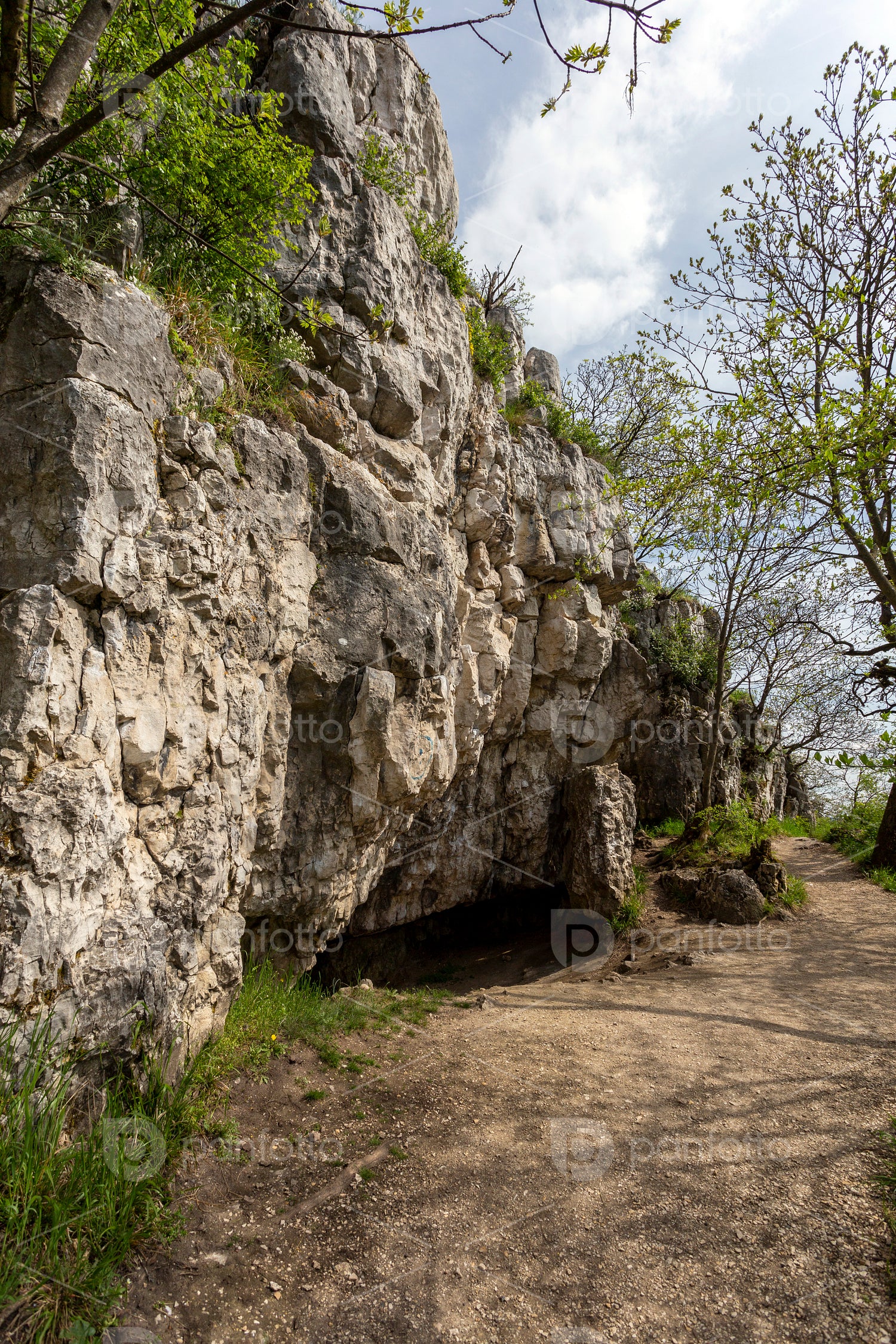 Szelim cave near Tatabánya