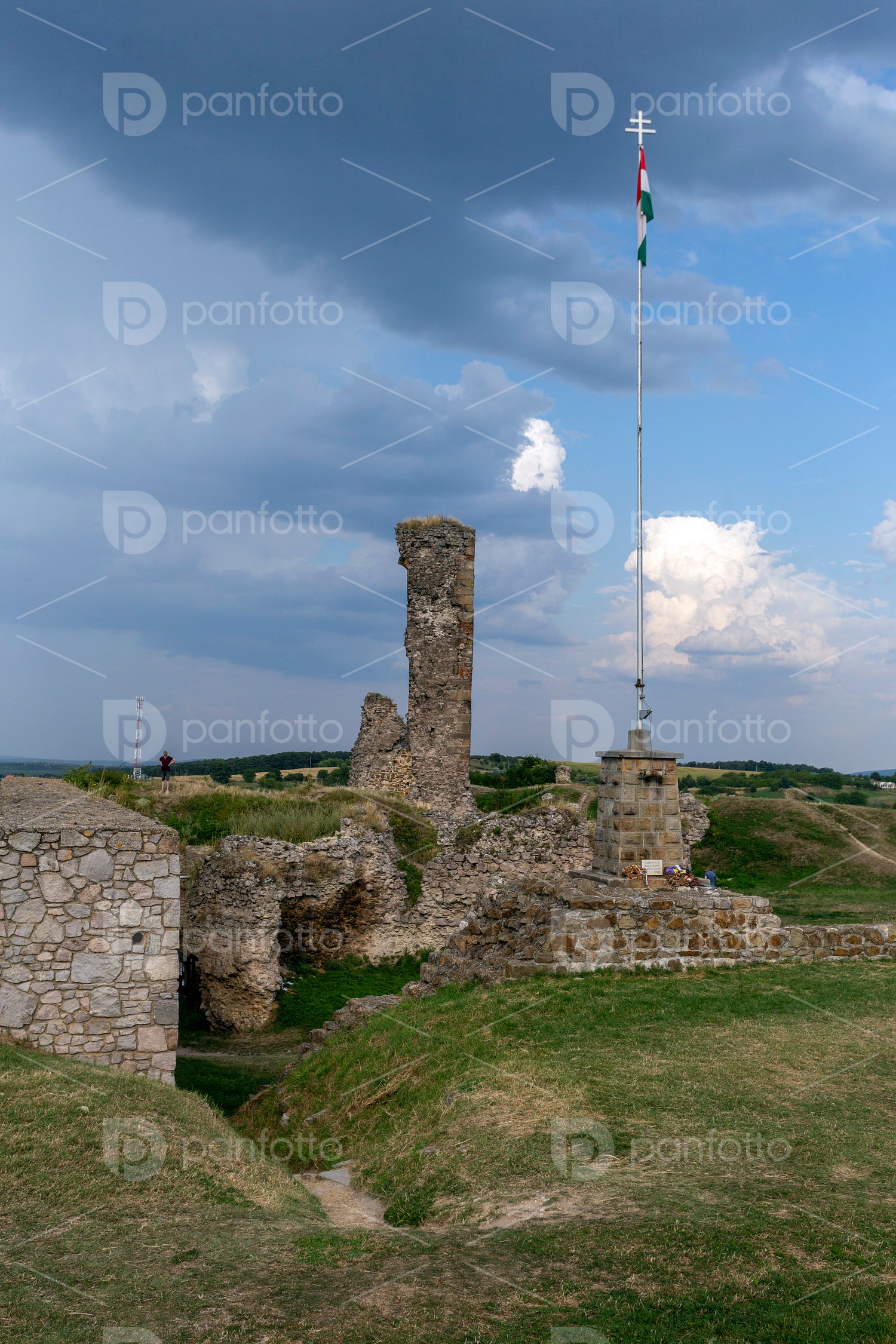 The castle of Nógrád
