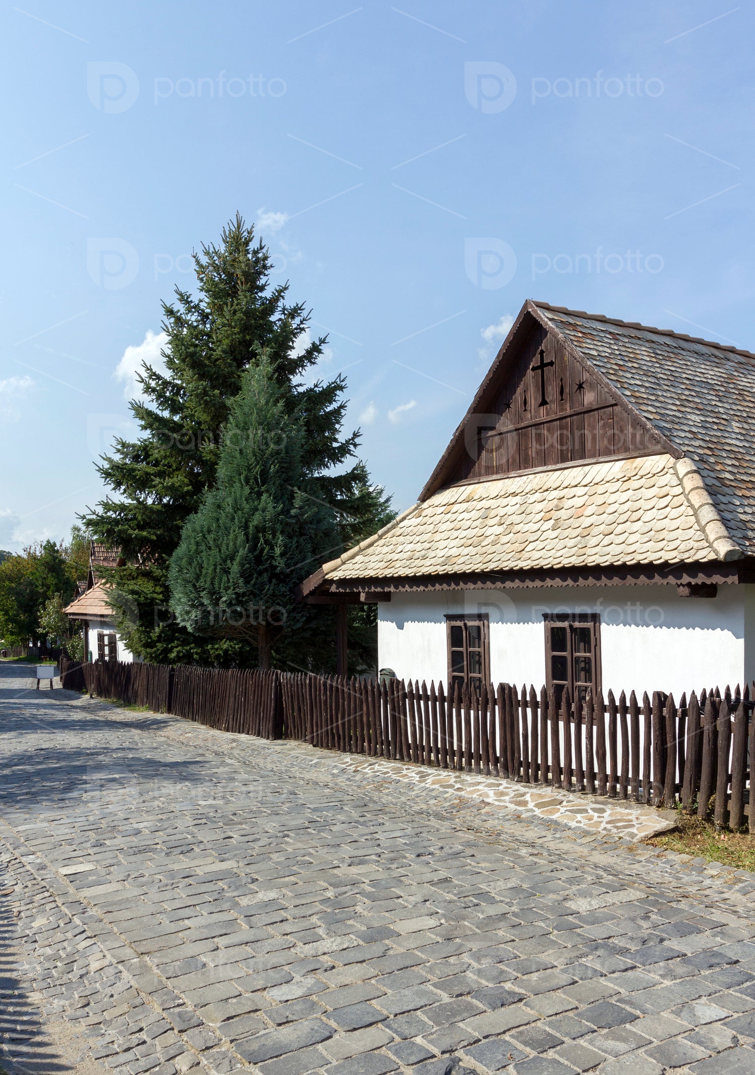 Village house in Holloko