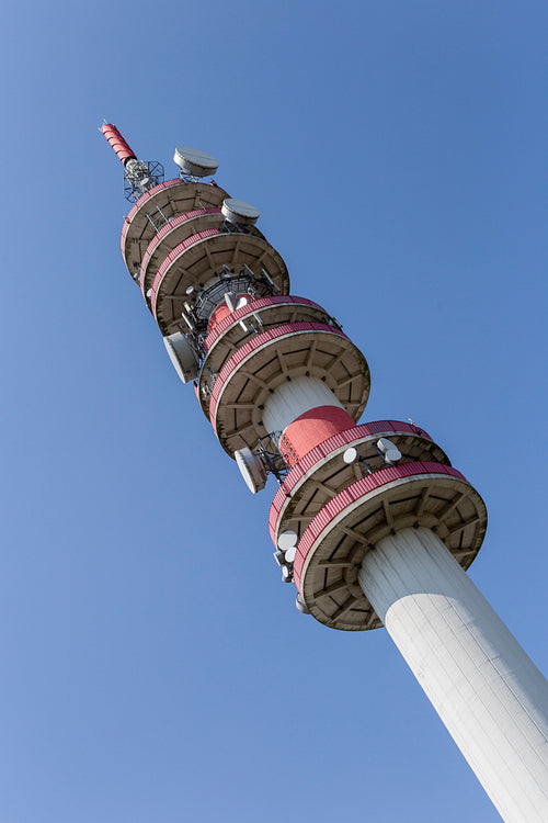Close up shot of a telecommunication tower in Győr