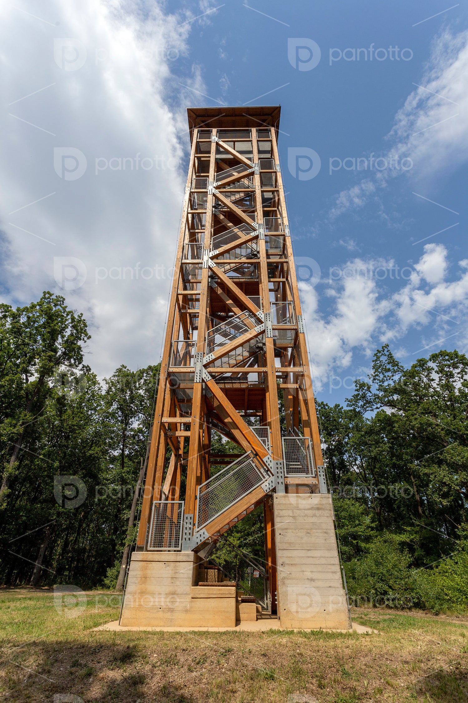 Prónay lookout tower in the Cserhát mountains