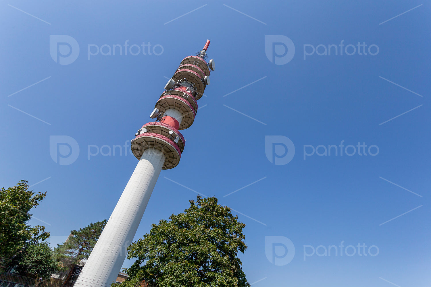 Close up shot of a telecommunication tower in Győr