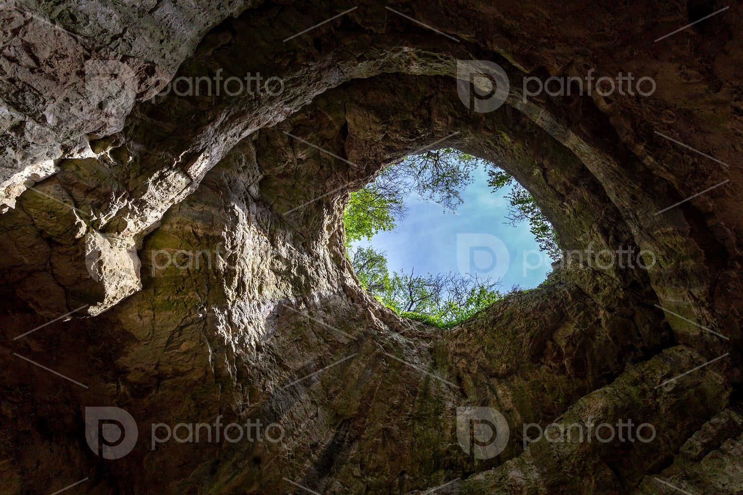 Szelim cave near Tatabánya