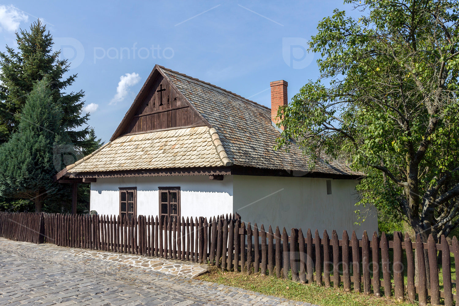 Traditional village house in Hollókő