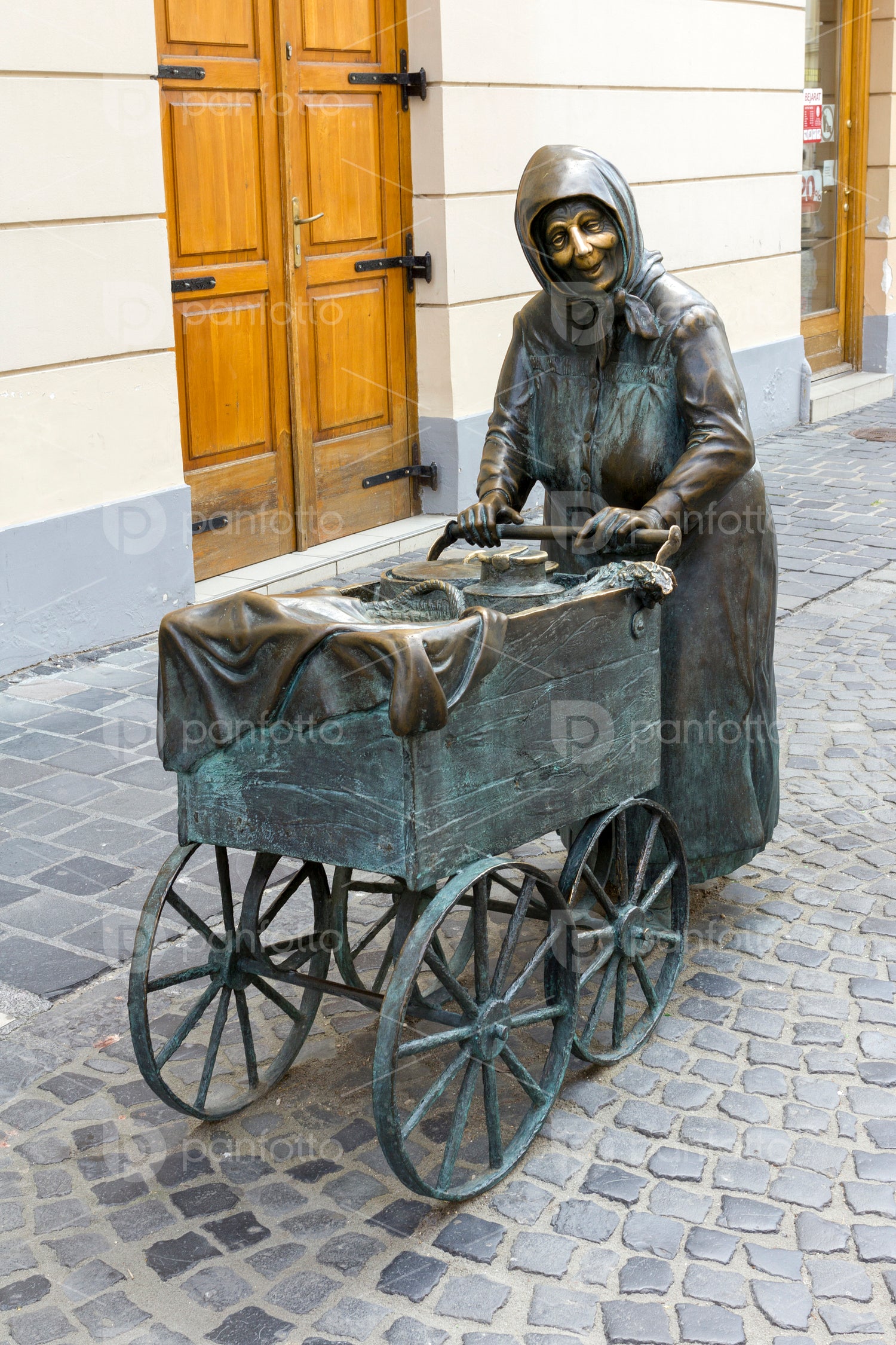 Aunt Kati statue