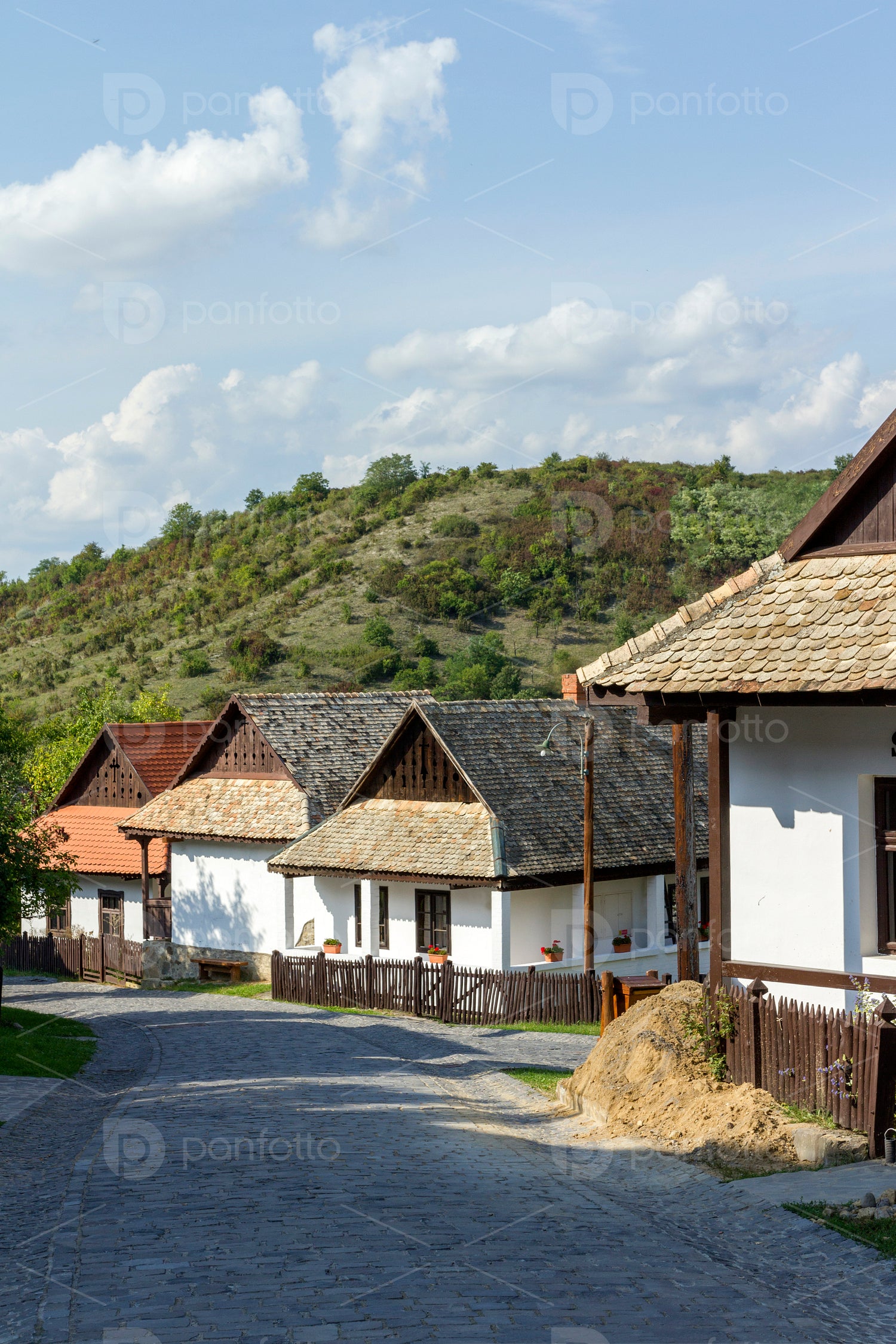 Traditional village house in Hollókő