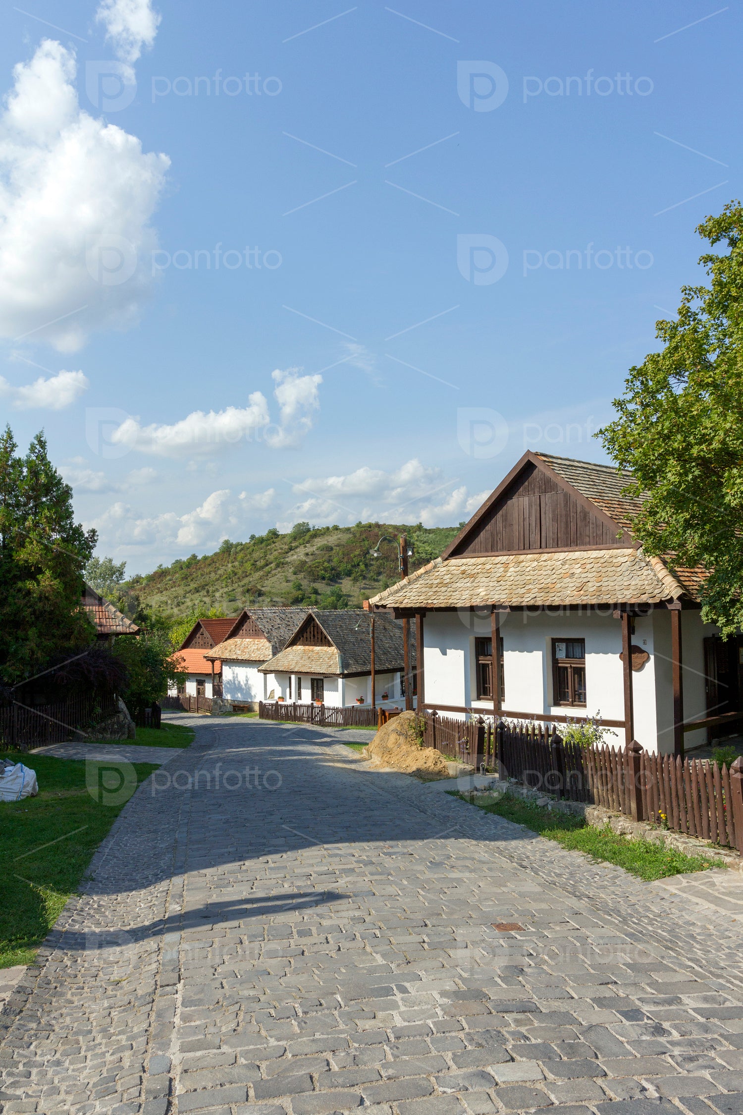Traditional village house in Hollókő