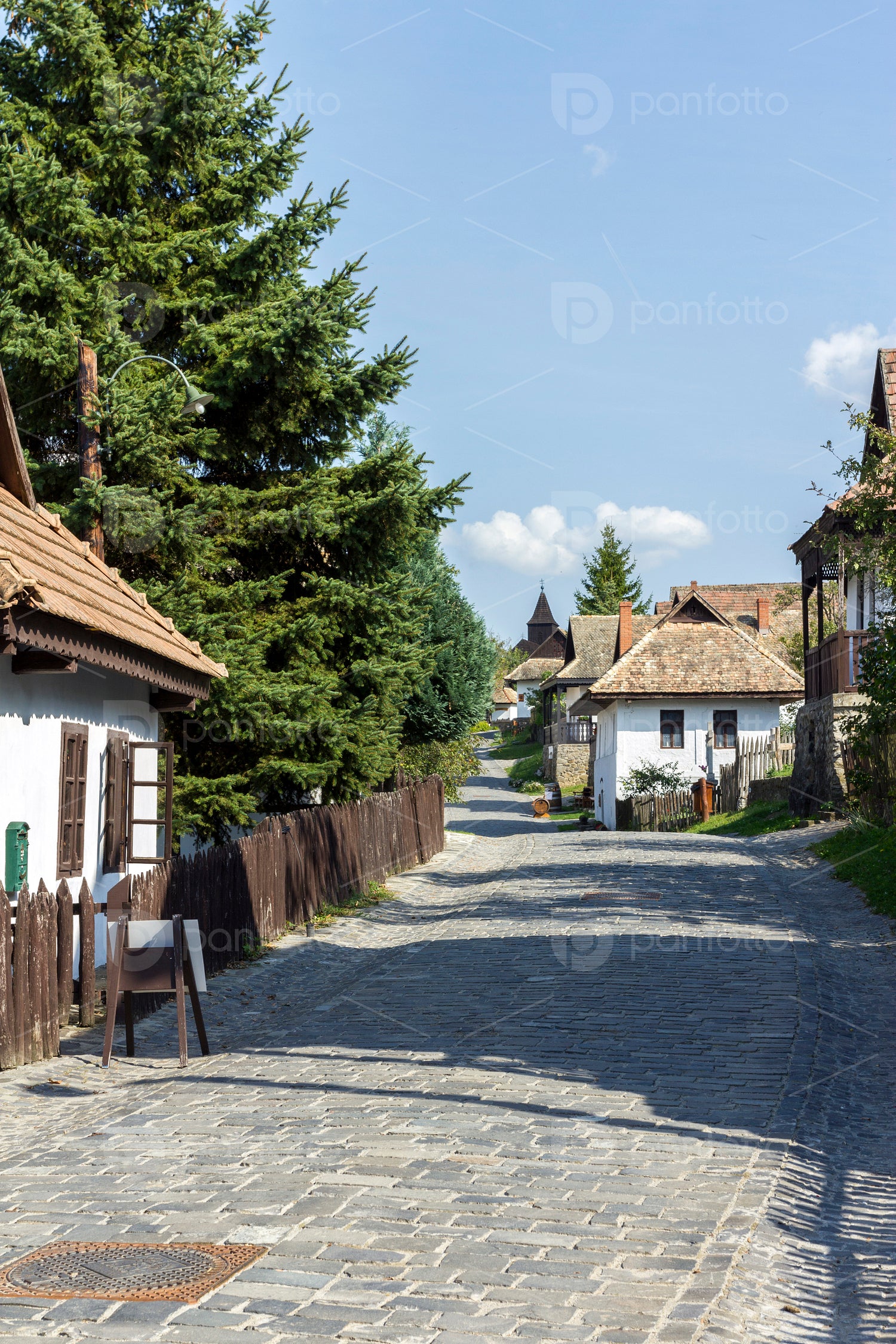 Village houses in Holloko