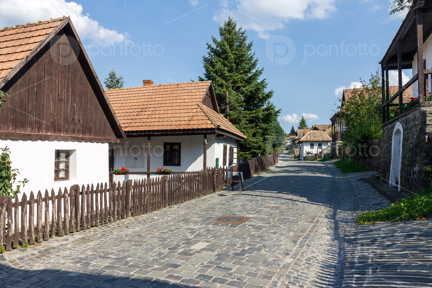 Village houses in Holloko