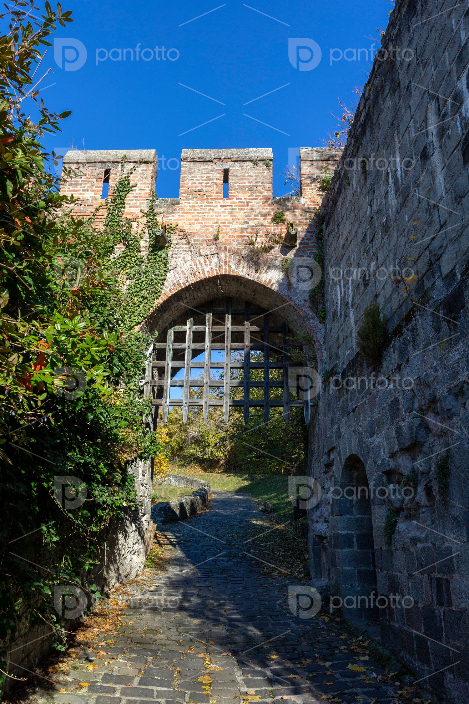 Entrance of the lower castle in Visegrád