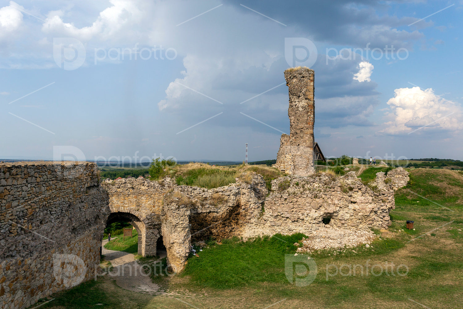 The castle of Nógrád