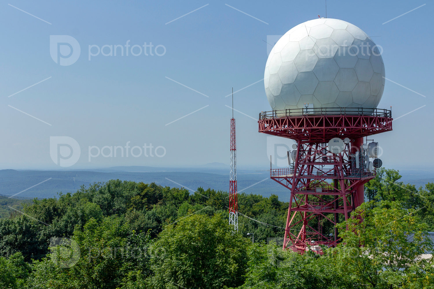 Radar station on the Kőris
