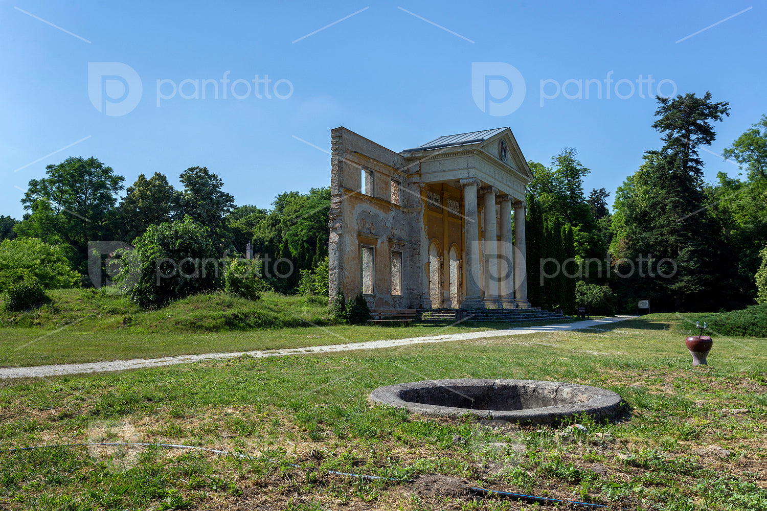 Palace ruins in the Arboretum of Alcsút