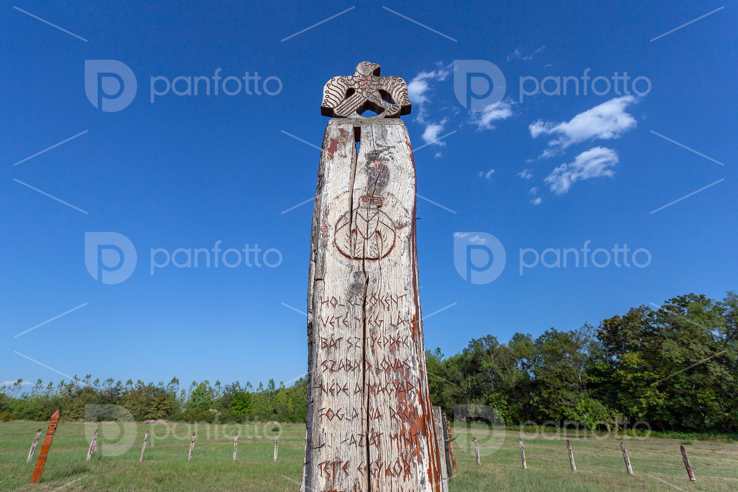 Wooden grave marker in in Karos