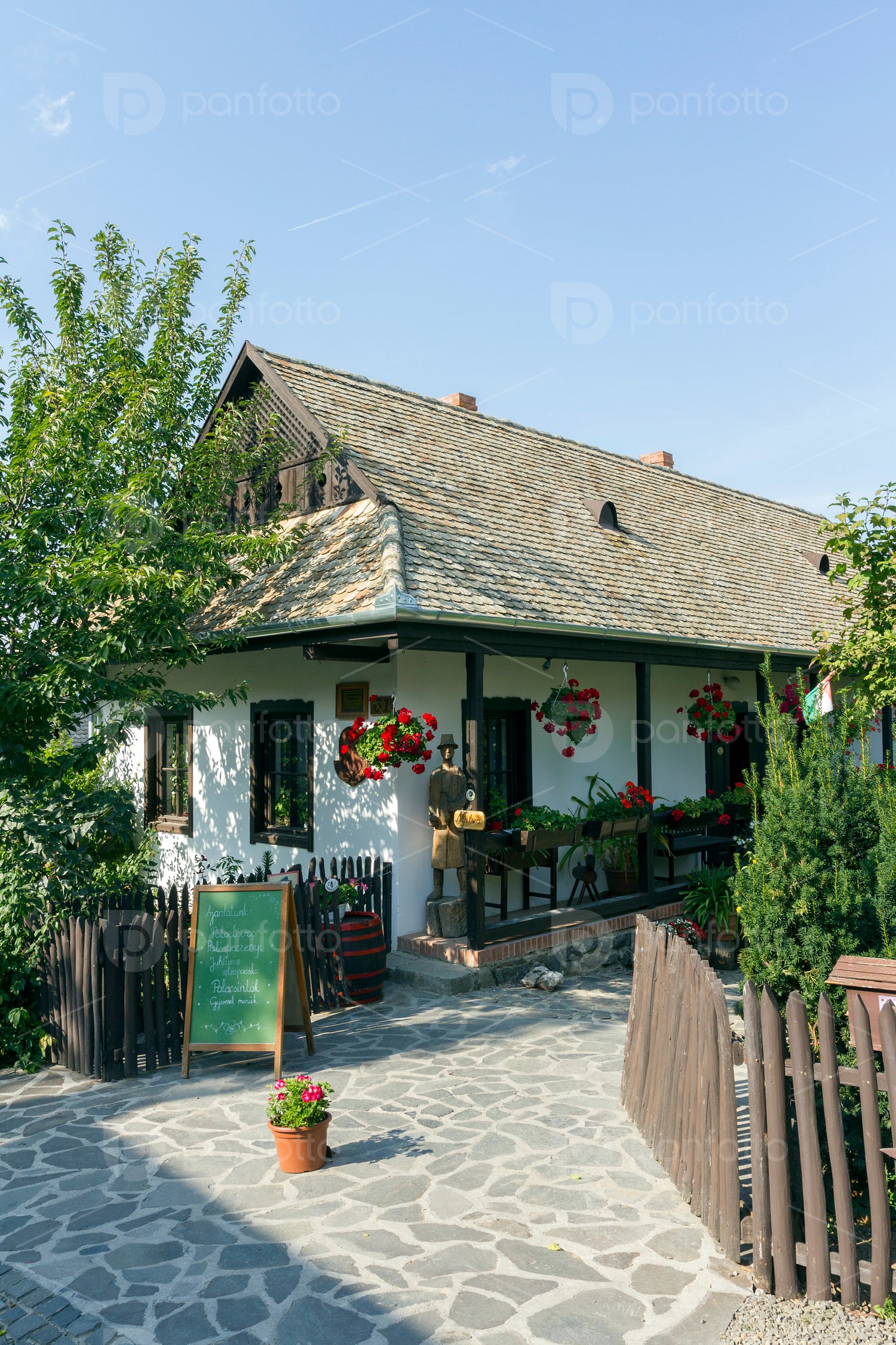 Village house in Holloko