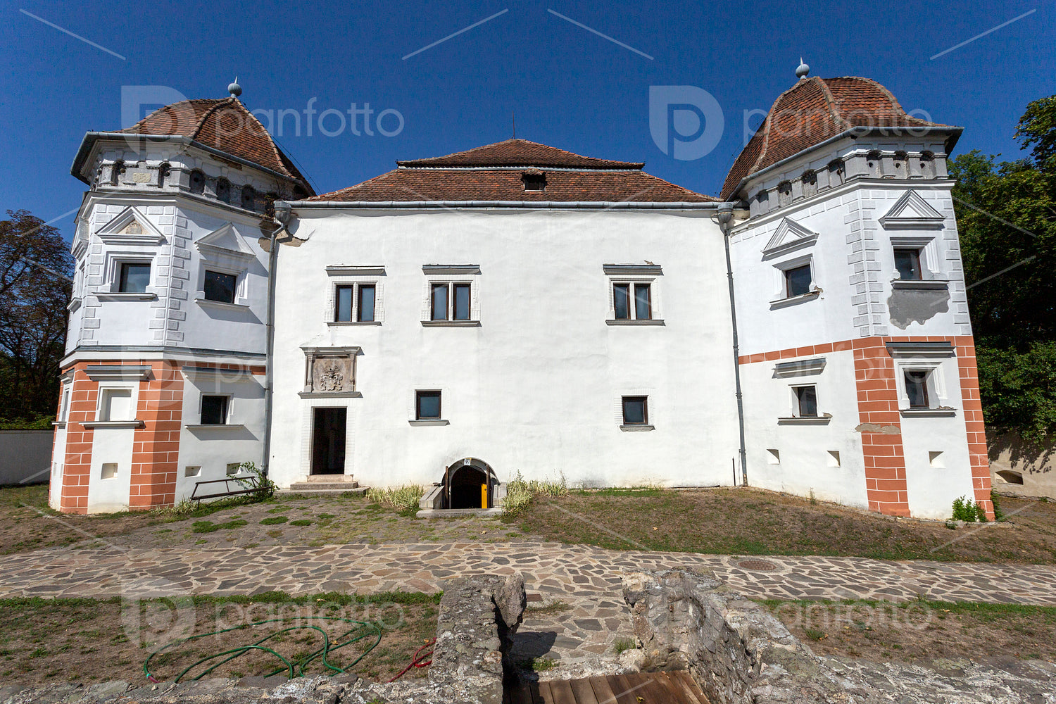 Castle of Pácin