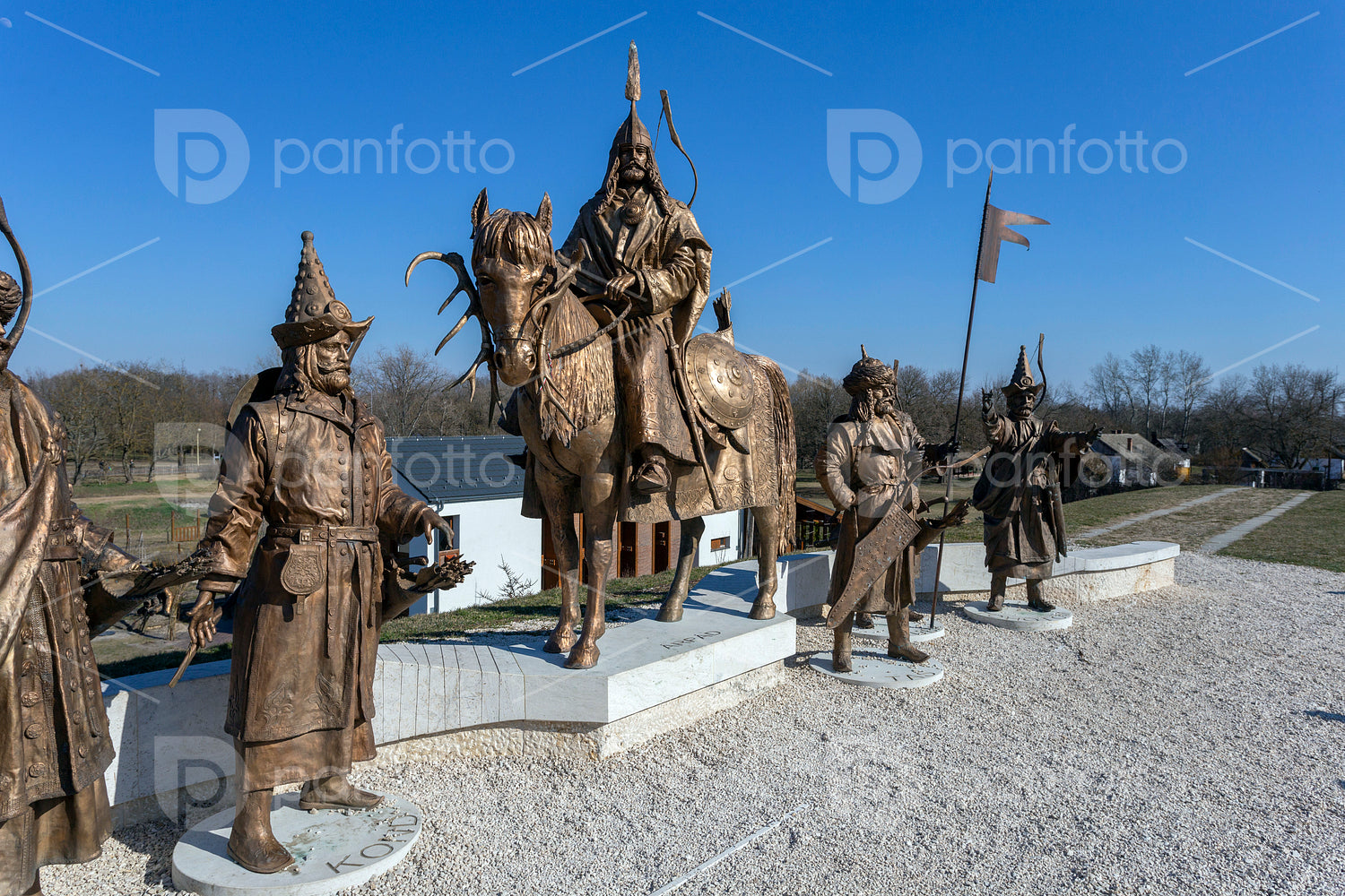 Hét vezér statue in Ópusztaszer