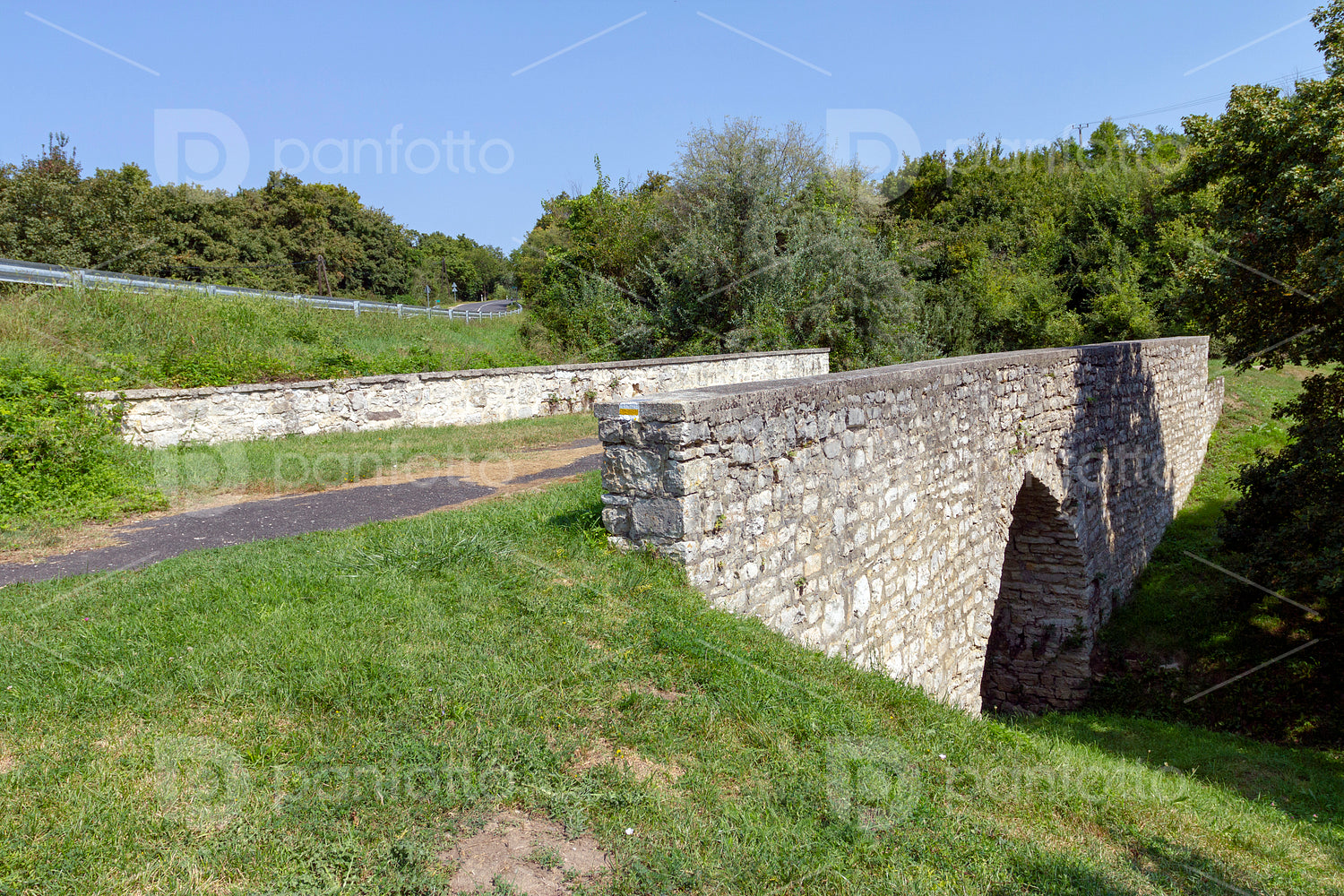 Baroque stone bridge in Dörgicse