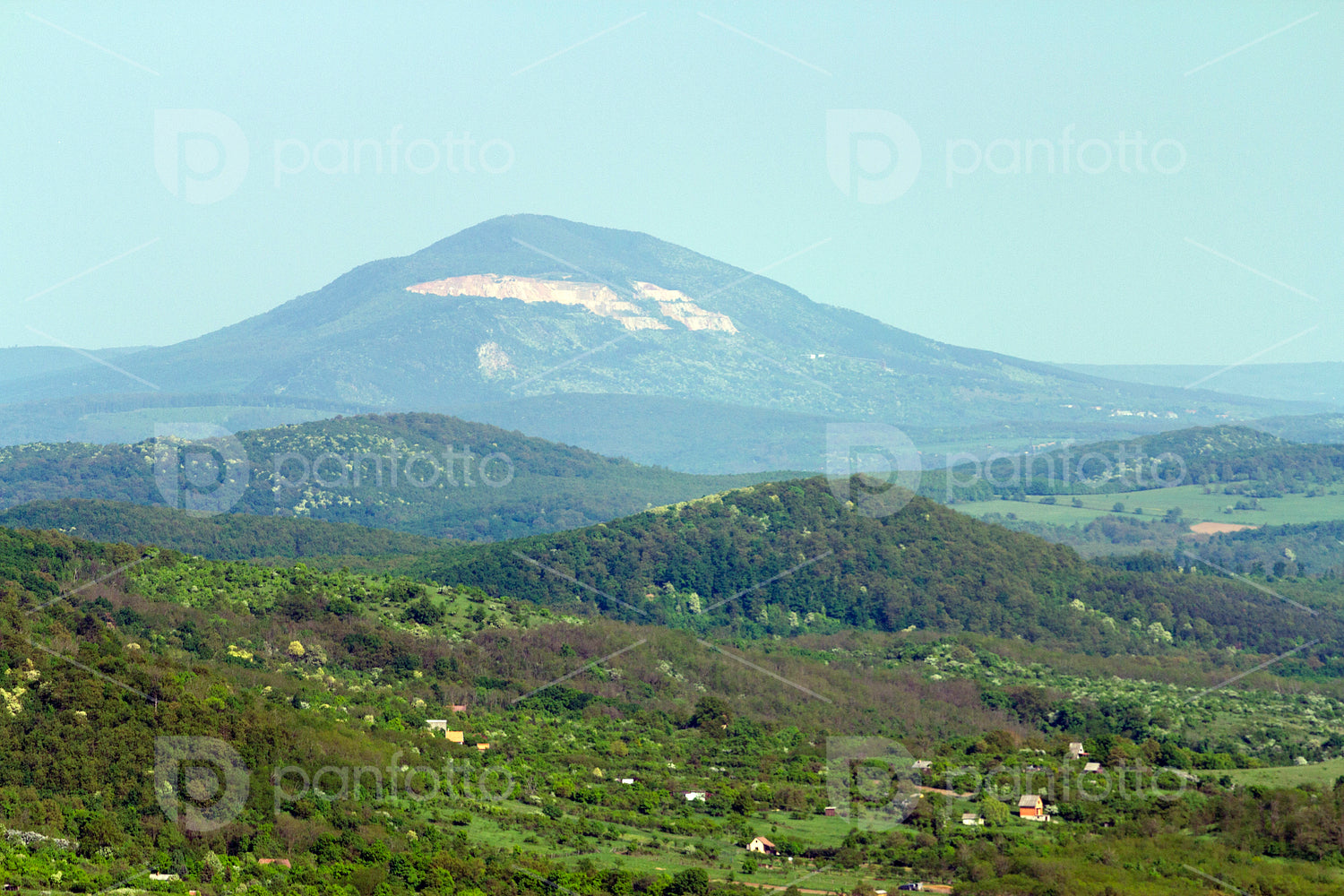 Naszály mountain