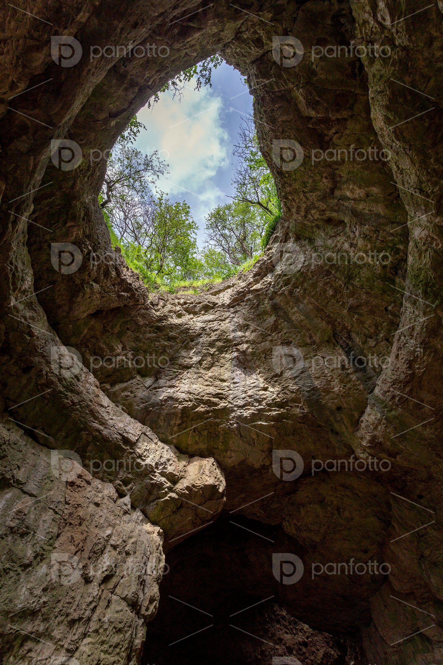 Szelim cave near Tatabánya