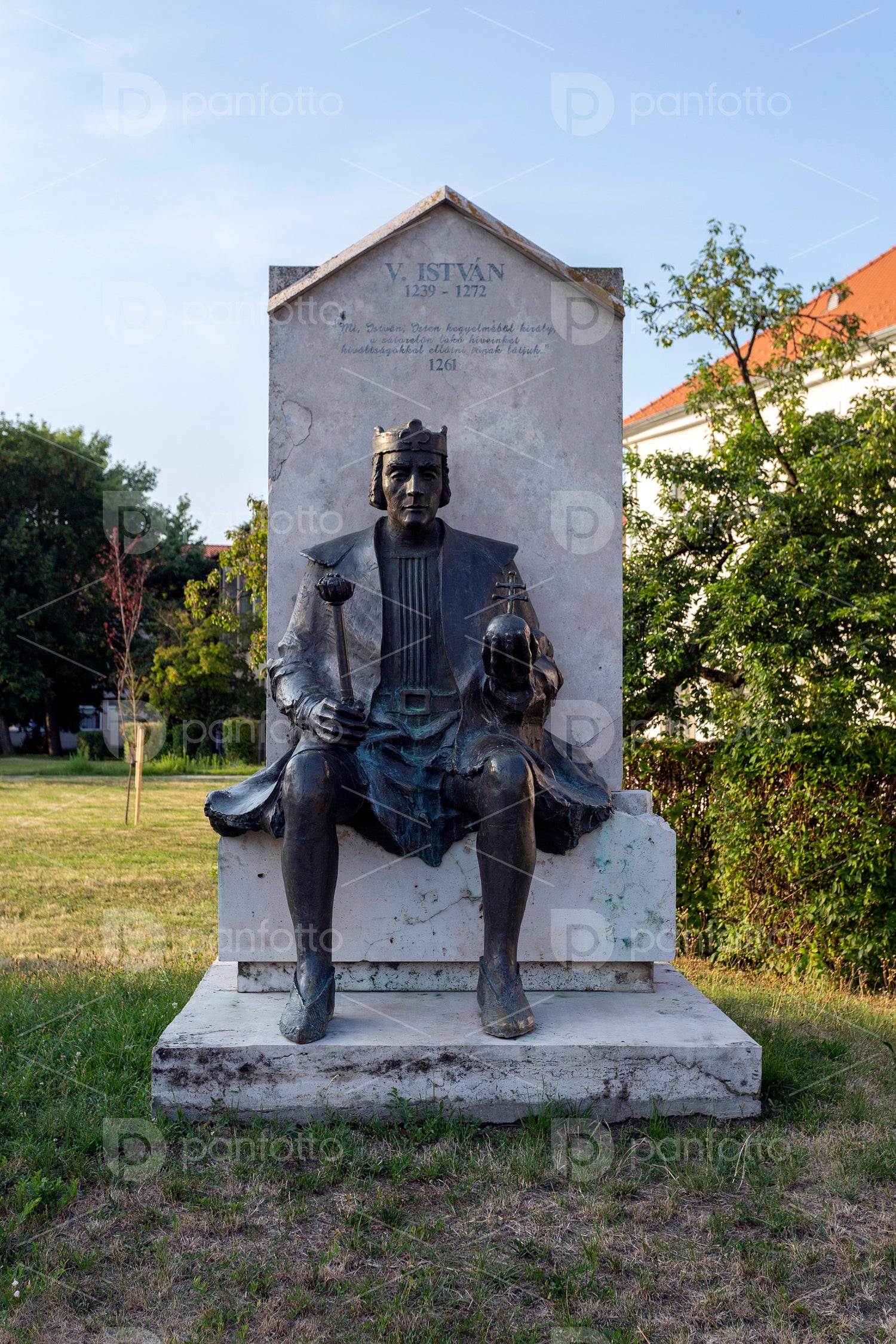 Statue of Ladislaus the Posthumous in Sátoraljaújhely