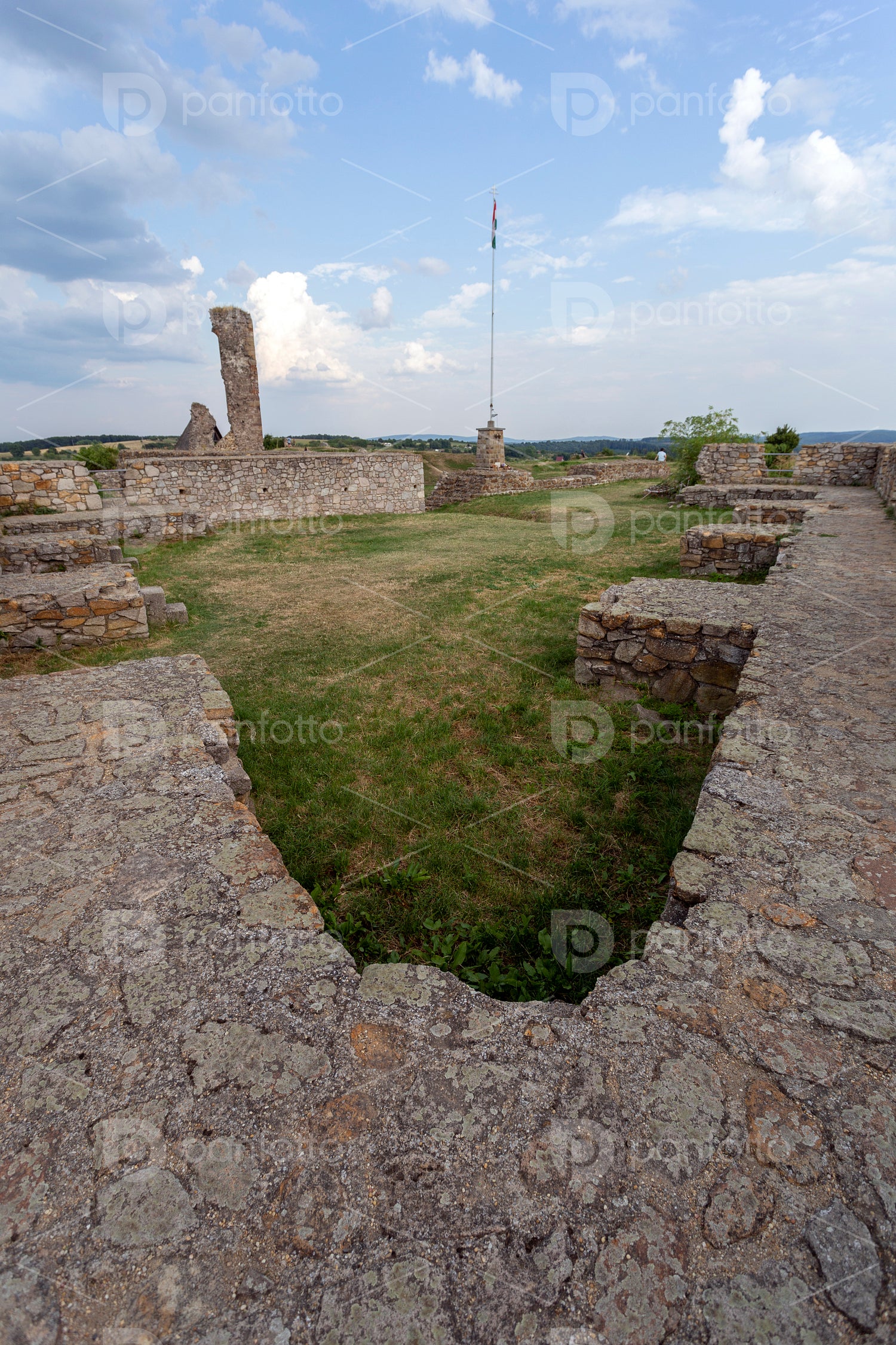 The castle of Nógrád