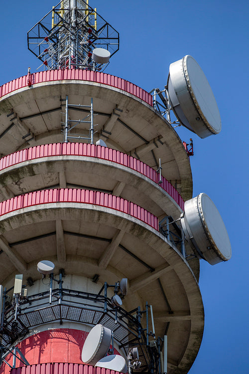 Close up shot of a telecommunication tower in Győr