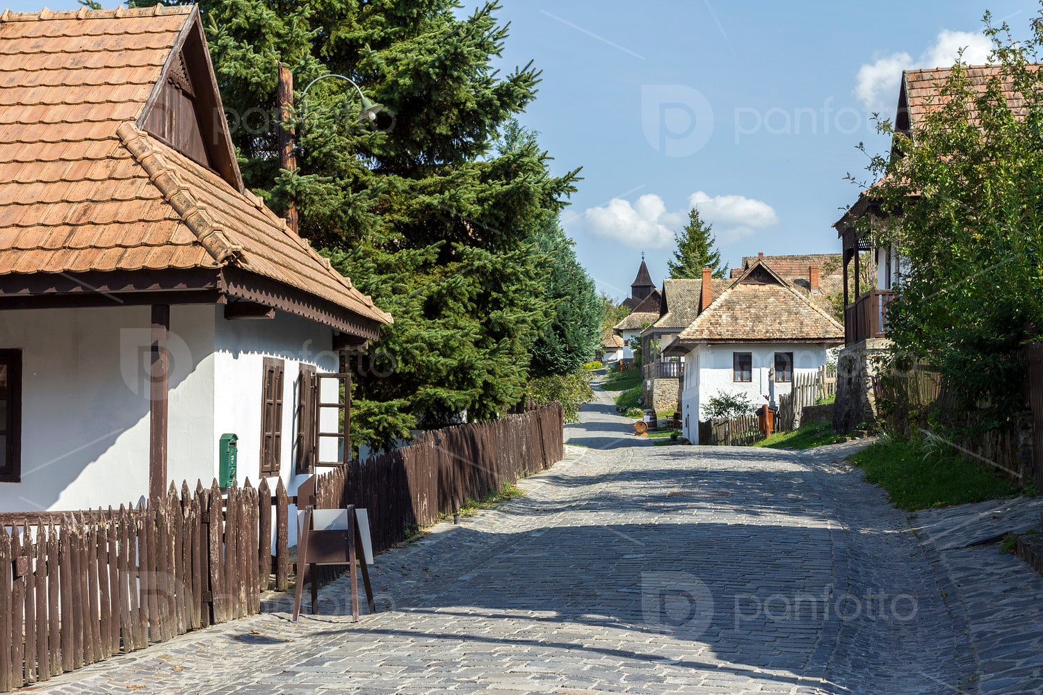 Village houses in Holloko