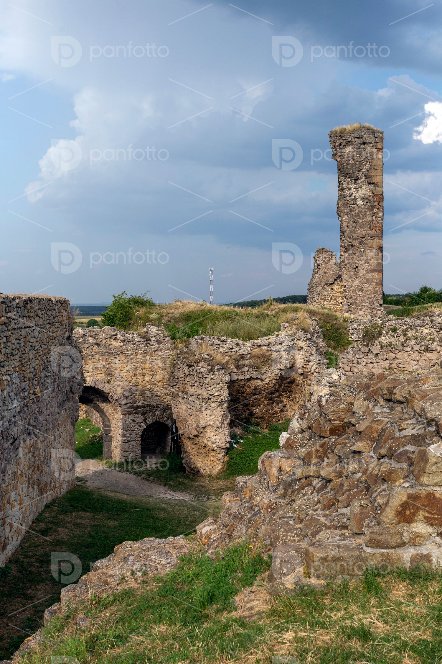 The castle of Nógrád