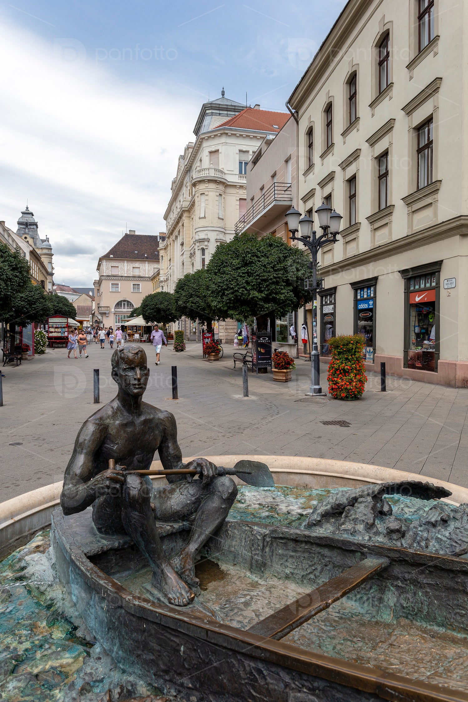 Statue of a boatman in the old center of Gyor