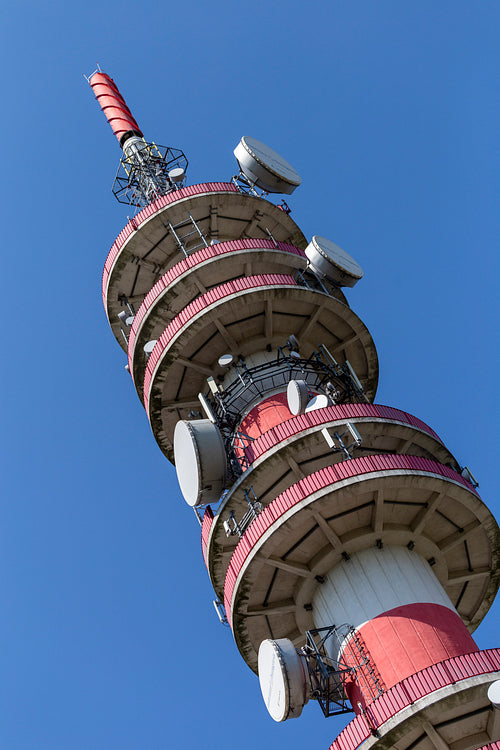 Close up shot of a telecommunication tower in Győr