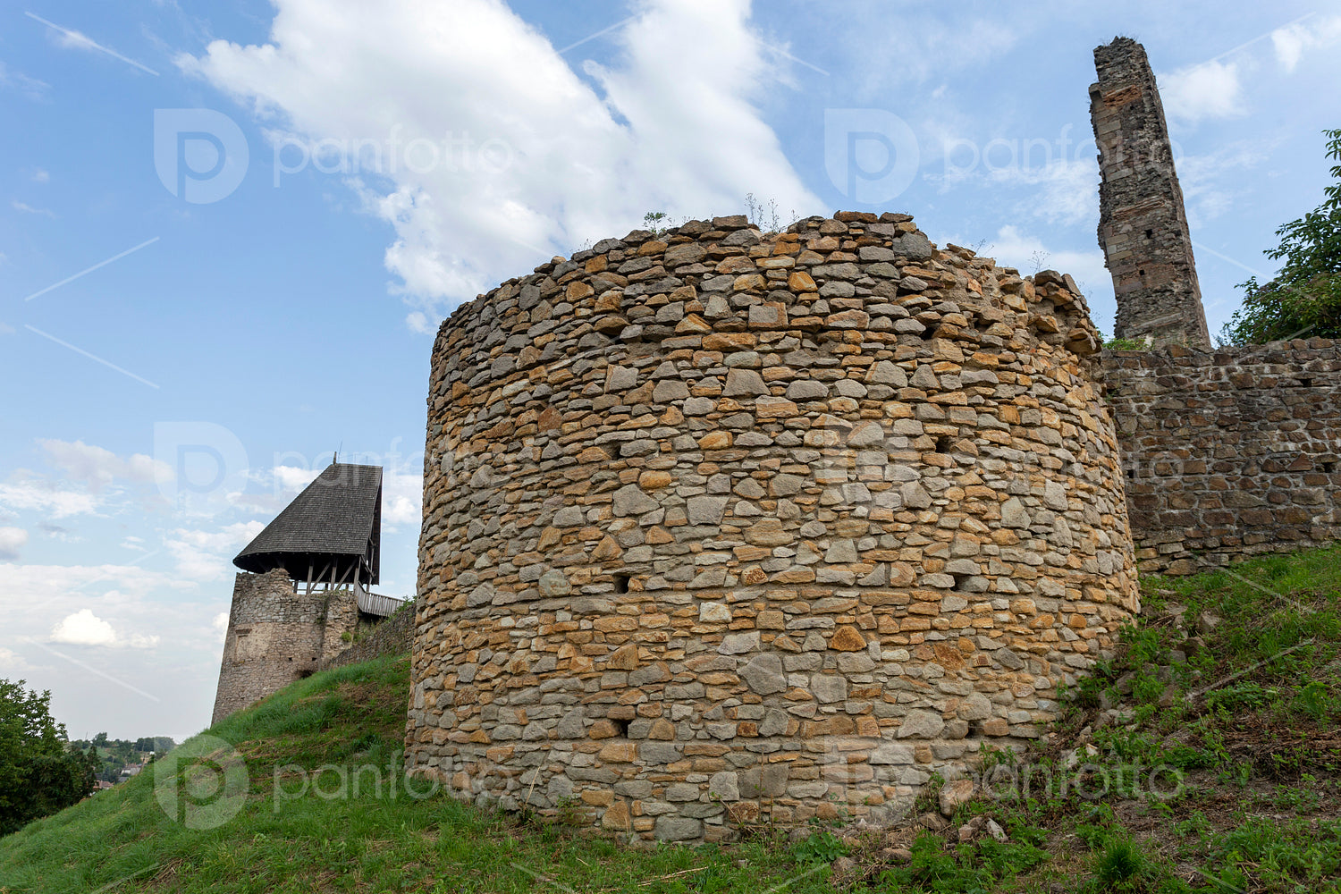 The castle of Nógrád